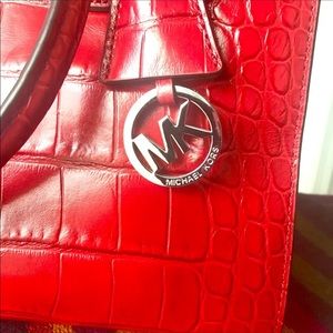 Free shipping 💢PRICE DROP💢MK 👜